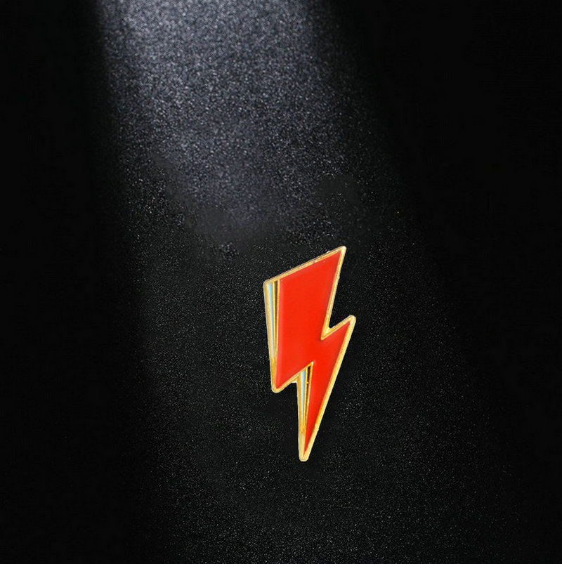 Aladdin Lightning Enamel Pin B - Women Fashion Icon recension och pris