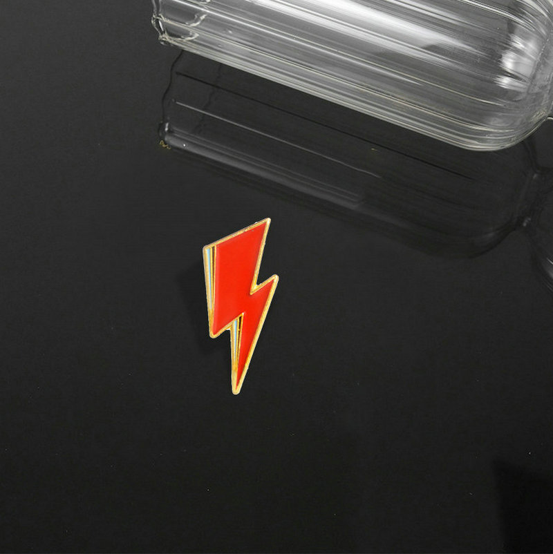 Aladdin Lightning Enamel Pin B - Women Fashion Icon recension och pris