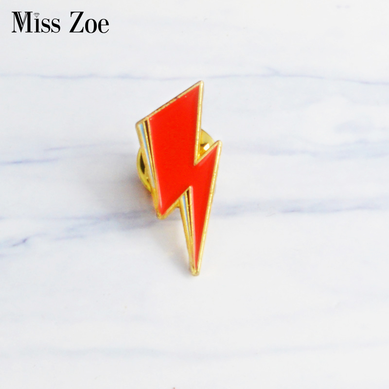 Aladdin Lightning Enamel Pin B - Women Fashion Icon recension och pris